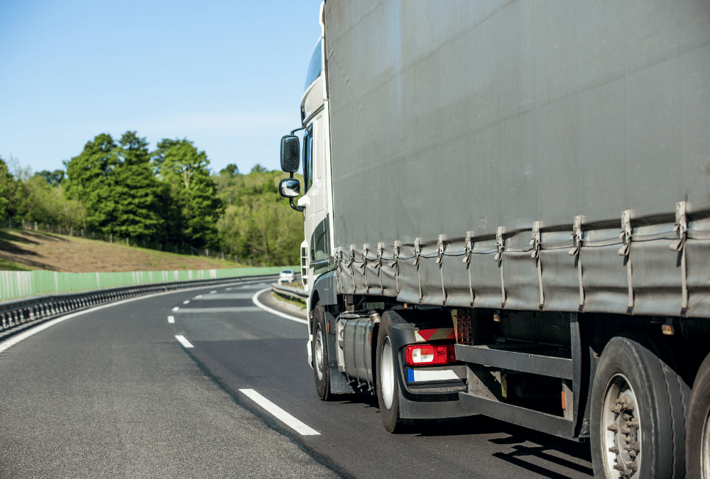 Teloni per autocarri in PVC_ fissi, scorrevoli o alla francese_ Guida per aziende e trasportatori